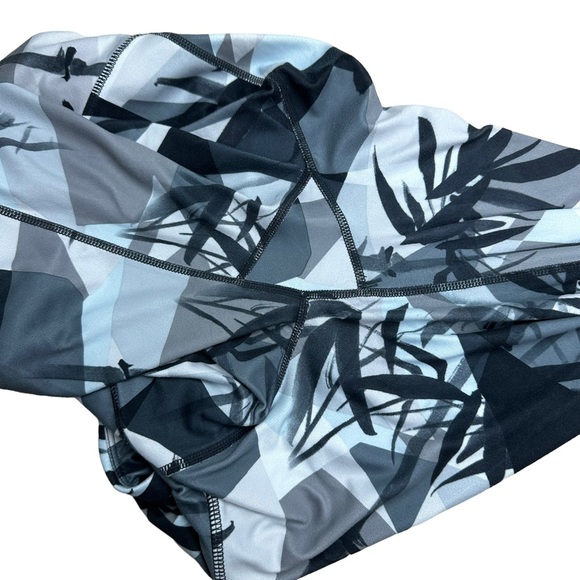 Sweaty Betty Contour Workout Leggings Bamboo Shadow Midrise Size Large Short - Picture 6 of 13